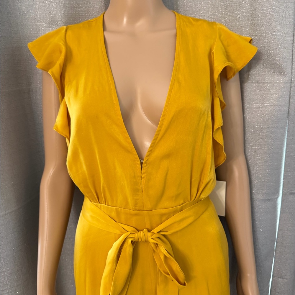 TULAROSA SUNSET YELLOW SATIN JUMPSUIT SIZE SMALL NEW WITH THE TAGS - Picture 6 of 8
